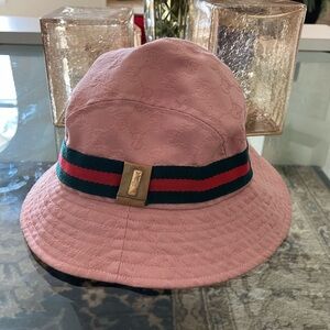Gucci Soft Pink Bucket Hat with Signature Stripe